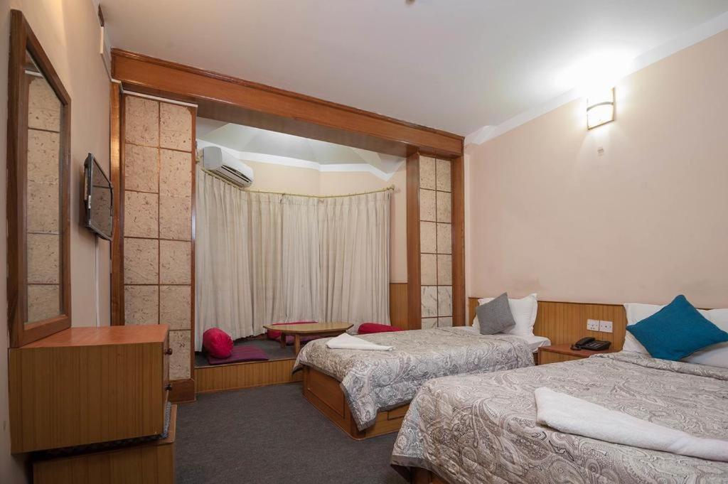 Hotel Candle Inn Ποκάρα Εξωτερικό φωτογραφία