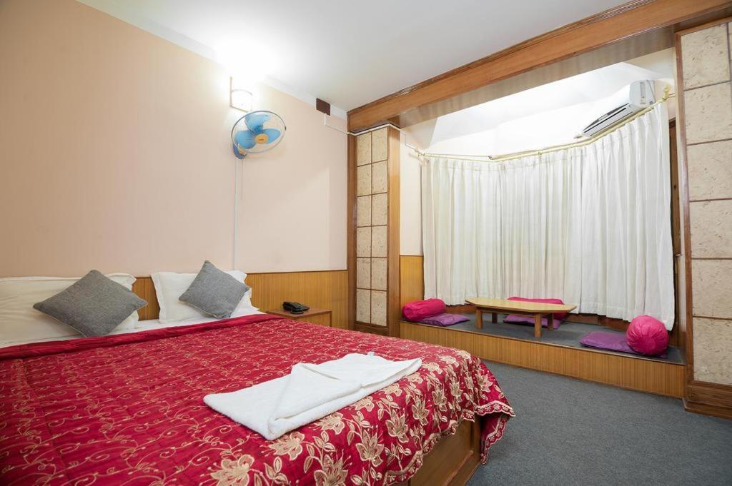 Hotel Candle Inn Ποκάρα Εξωτερικό φωτογραφία
